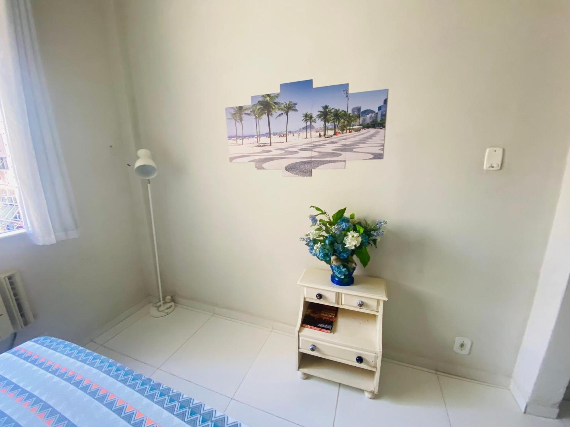 Copacabana: Beachfront Retreat With Modern Comforts 公寓