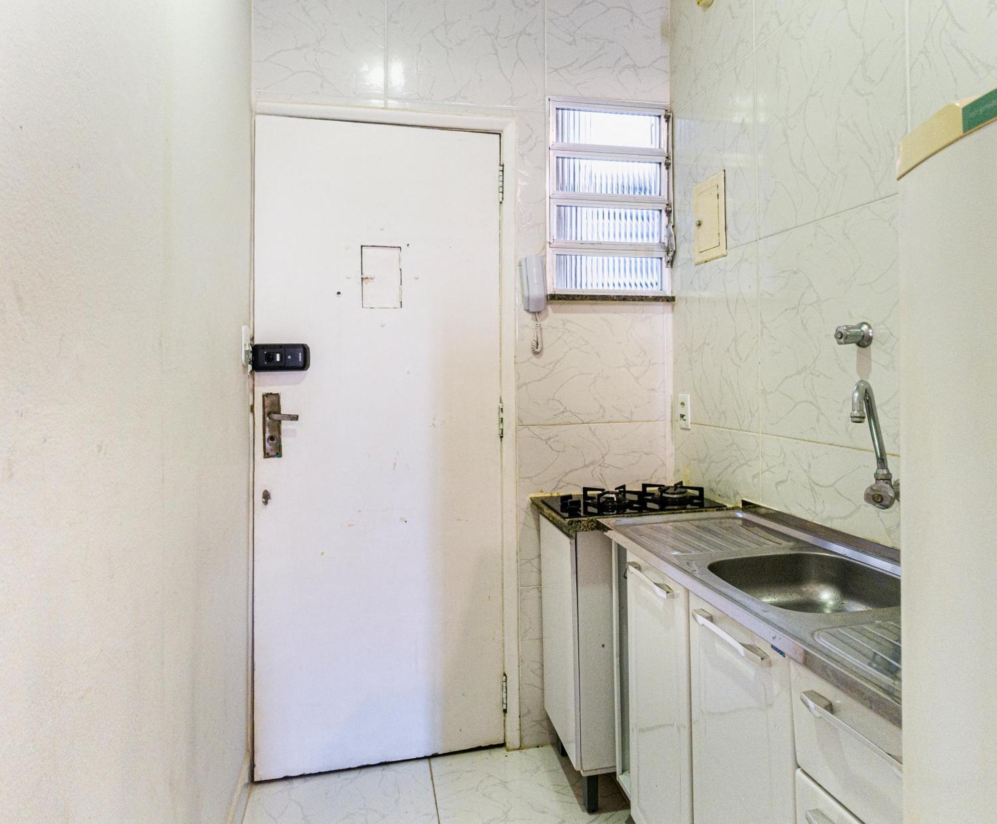 Copacabana: Beachfront Retreat With Modern Comforts 公寓 里约热内卢