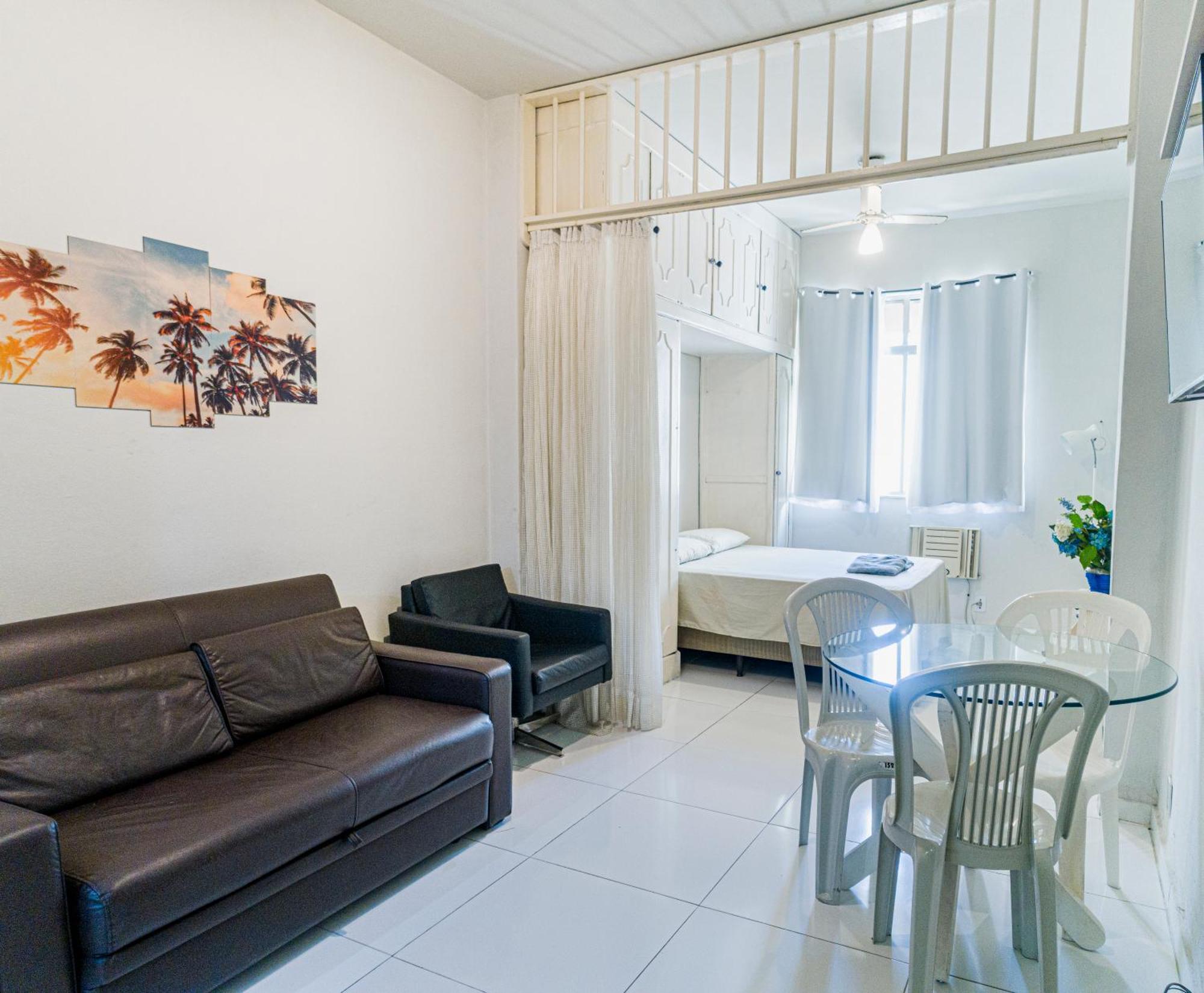 Copacabana: Beachfront Retreat With Modern Comforts 里约热内卢